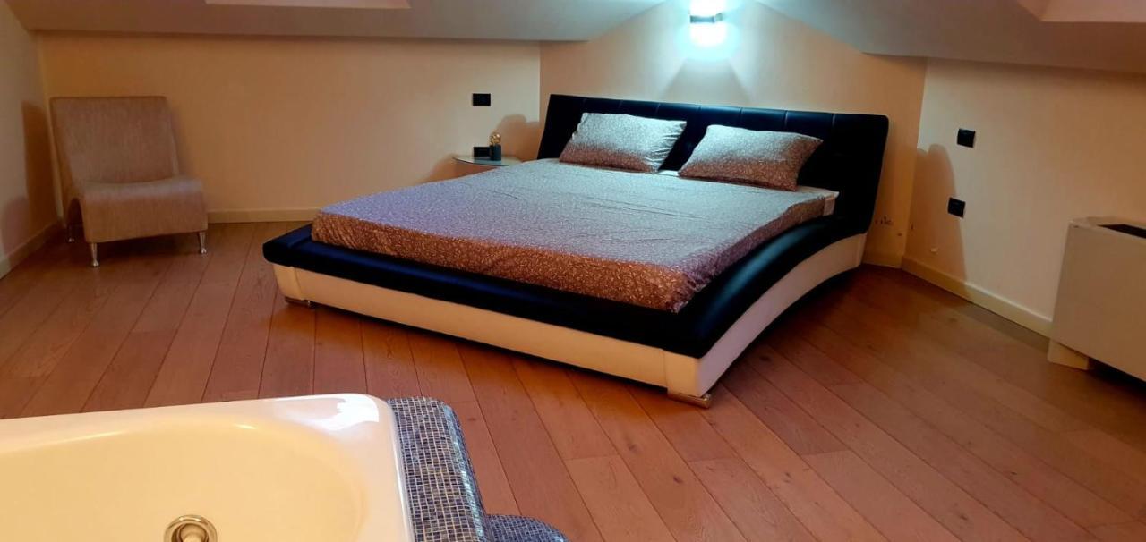 Central Terrace Escape With Jacuzzi Timisoara Exterior photo