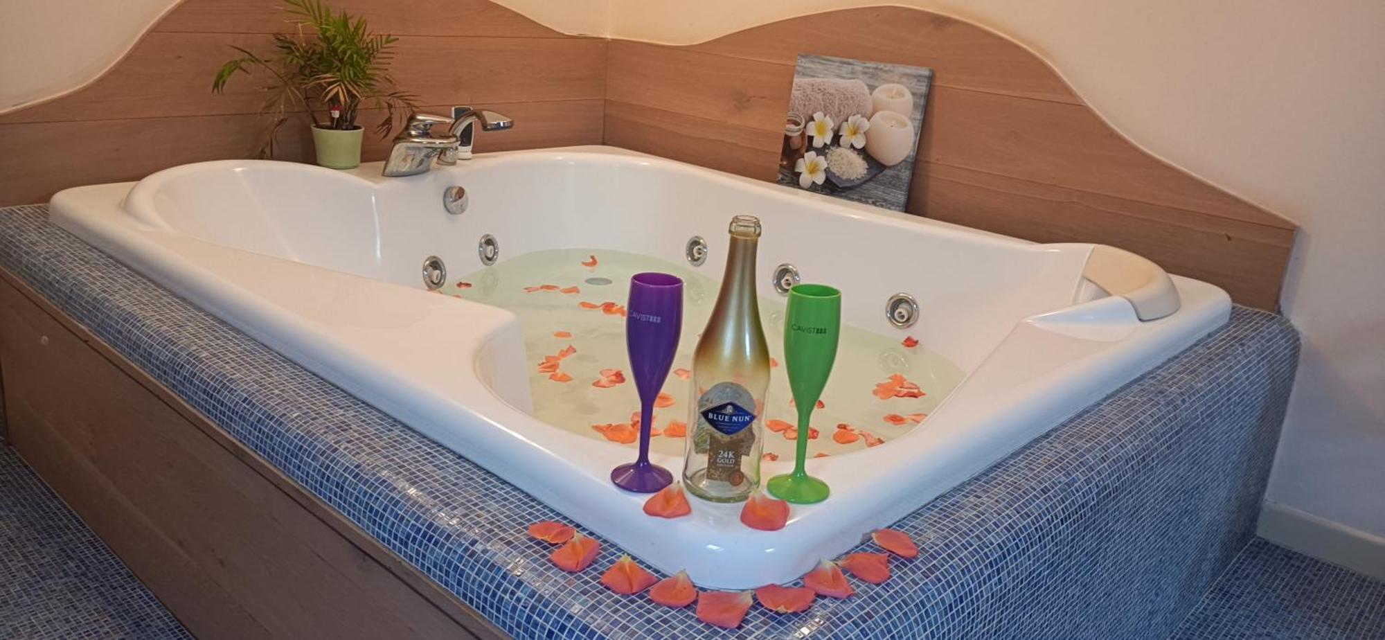 Central Terrace Escape With Jacuzzi Timisoara Exterior photo